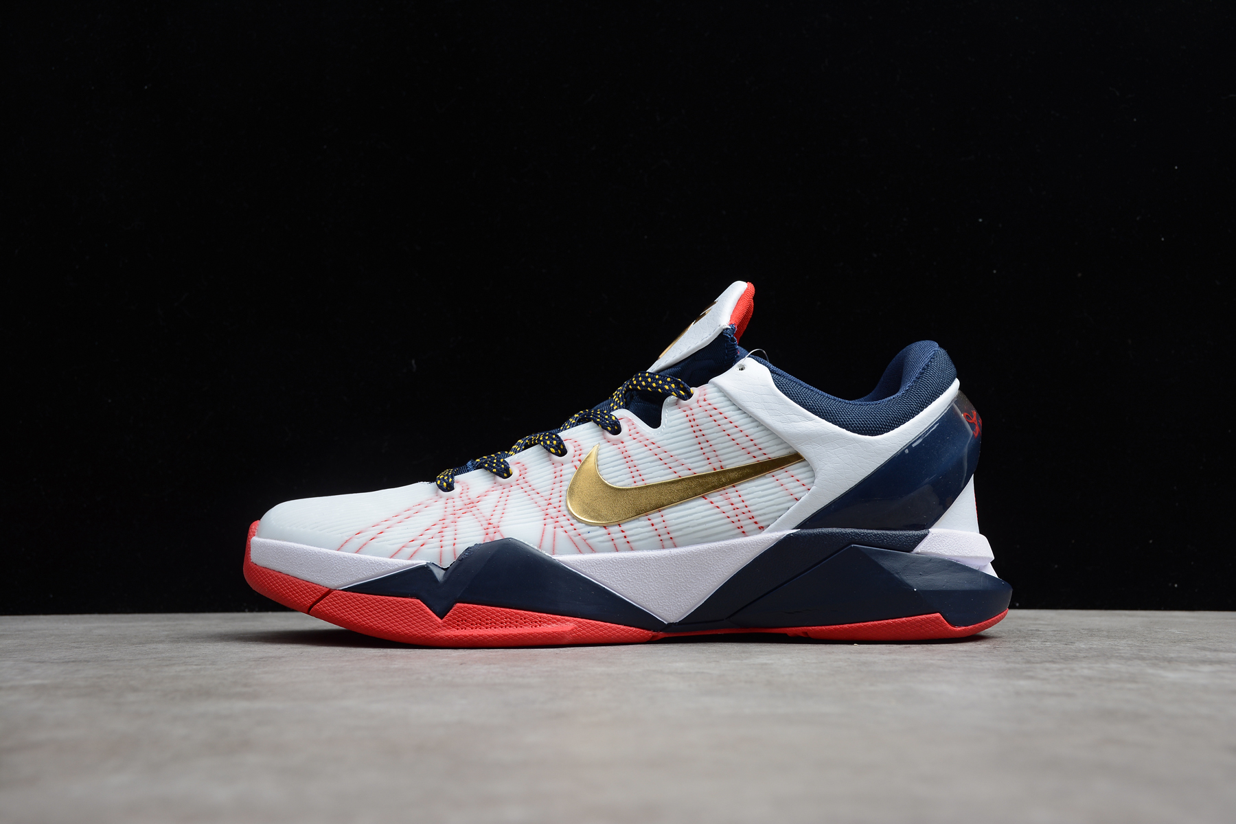 Nike Kobe 7 Gold Medal